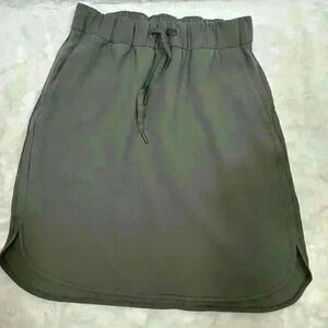 Lululemon On the Fly Woven Skirt Women’s Sz 6 Grey Sage Green Activewear AC1